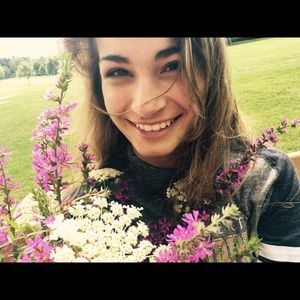 Meet your Posher, Cecilia